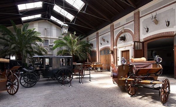 Powozownia i Stajnie