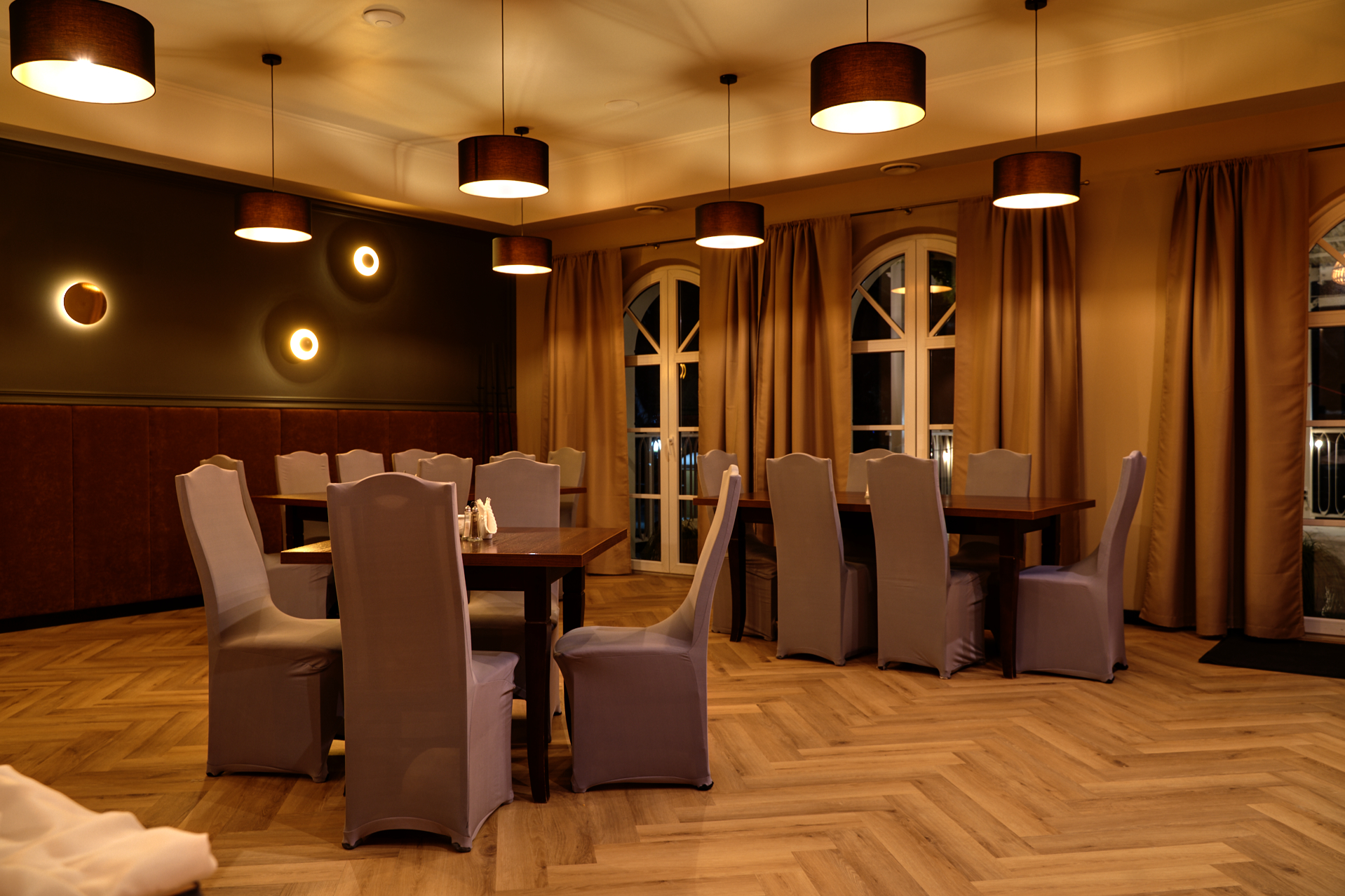 Restauracja Vis à Vis — dania kuchni polskiej i europejskiej